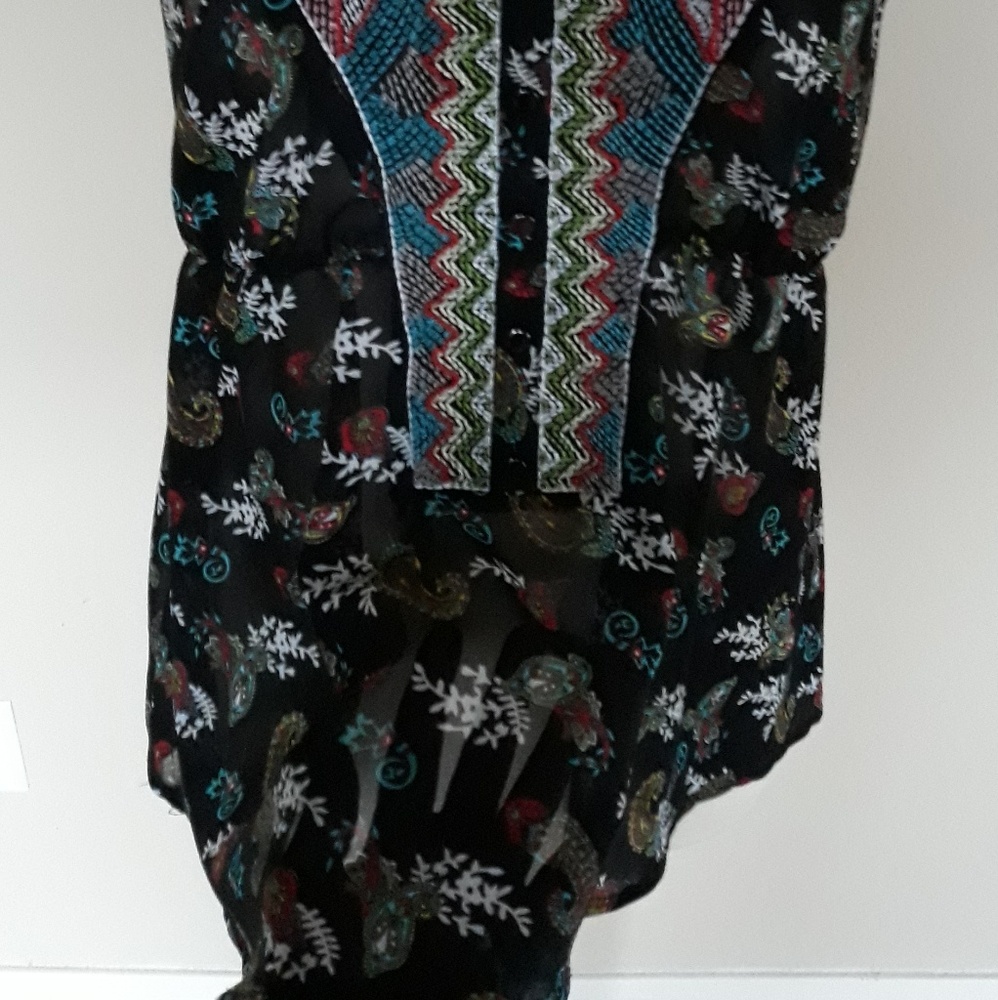 Fun & Flirty Top - Picture 4 of 5